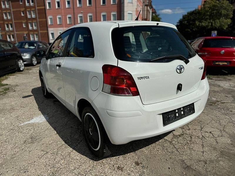 Gebraucht Toyota Yaris Cool 69 PS (50 kW) 2009 Weiß Kleinwagen