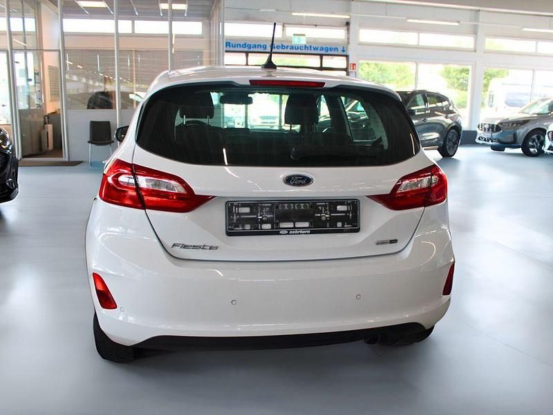 Gebraucht Ford Fiesta Titanium 125 PS (91 kW) 2021 Weiß Kleinwagen