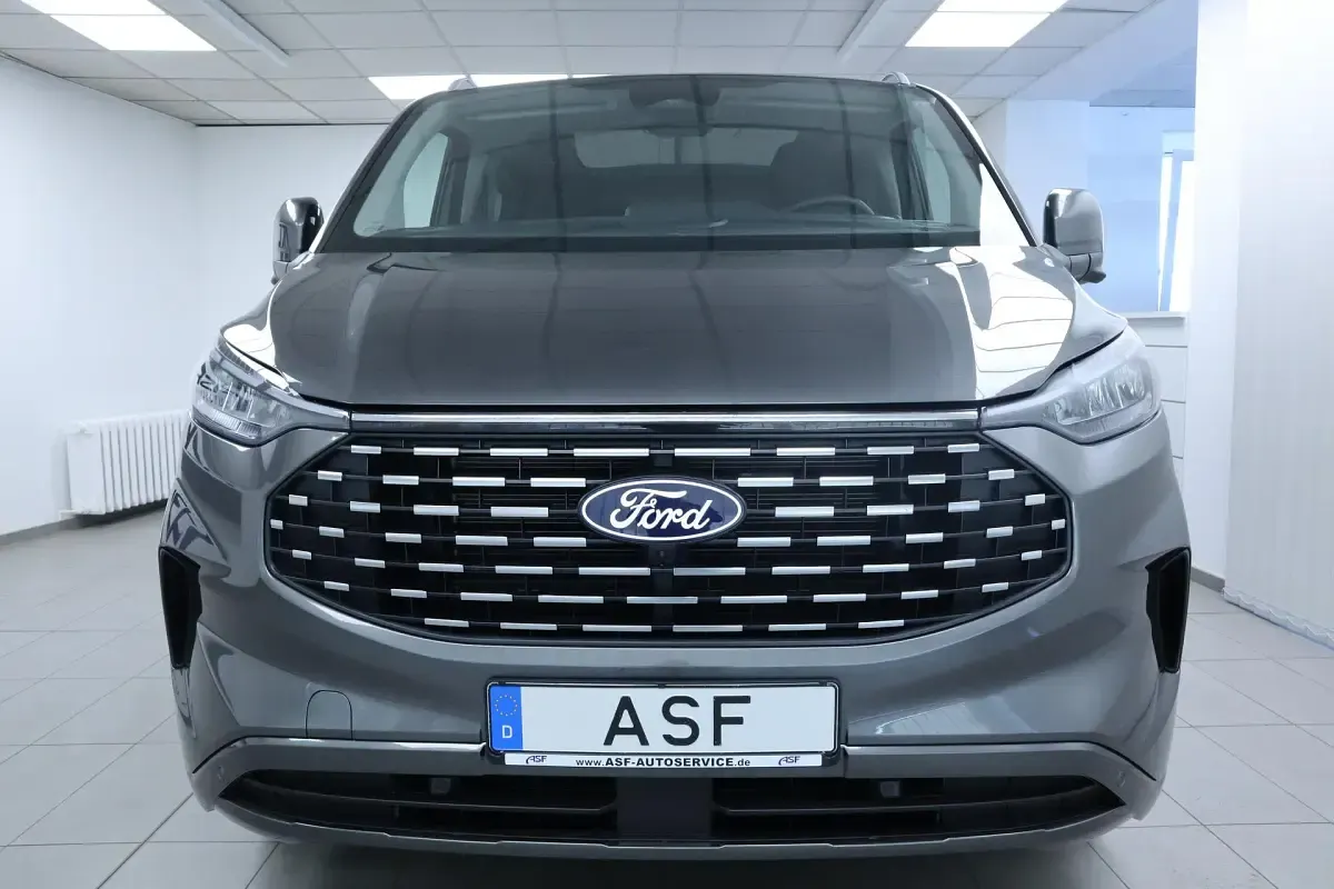 Gebraucht Ford Tourneo Titanium X 170 PS (125 kW) 2025 Magneticgrau Van / Kleinbus