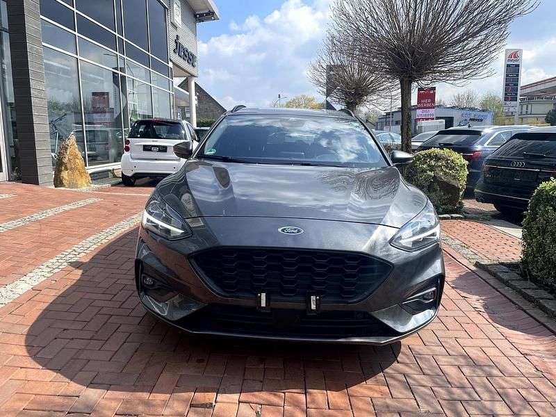 Używany Ford Focus ST-Line 155 KM (114 kW) 2022 Szary