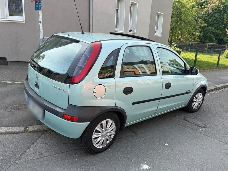 Second-hand Opel Corsa 75 CP (55 kW) 2001 Verde Hatchback