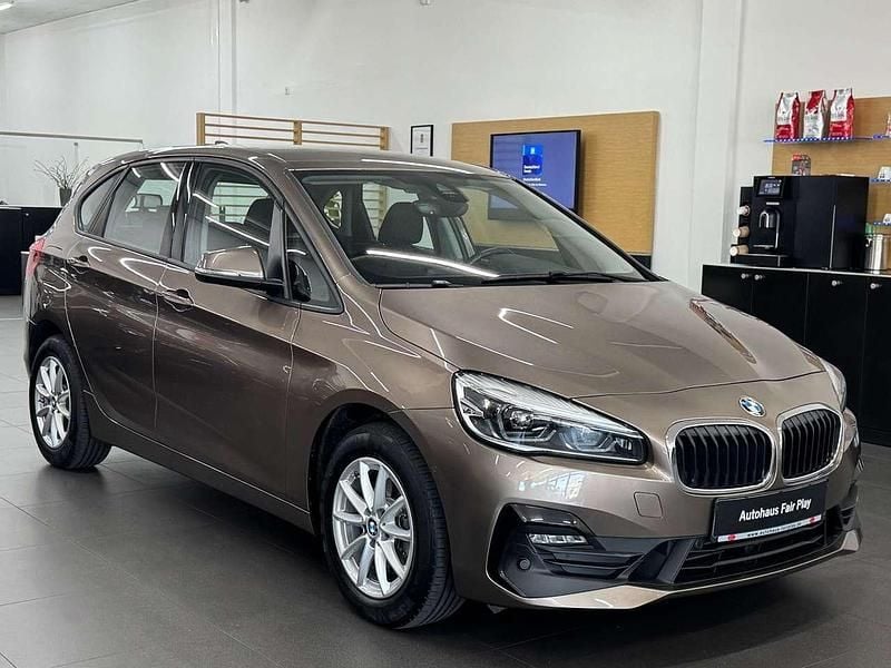 Gebraucht BMW 220 192 PS (141 kW) 2019 Jucarobeige Van / Kleinbus