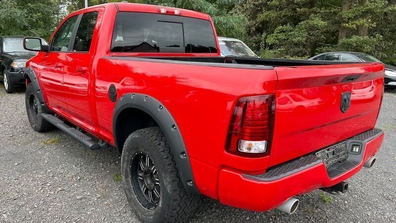 Gebraucht Dodge Ram 401 PS (294 kW) 2015 Rot Pickup