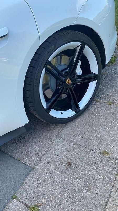 Weiß Gebraucht 2021 Porsche Taycan Turbo Limousine | 79.999 € (Superpreis) - Bild 1/4