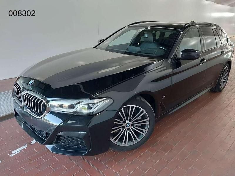 Saphirschwarz Gebraucht 2022 BMW 530 M Sport Kombi | 37.450 € (Guter Preis) - Bild 1/4