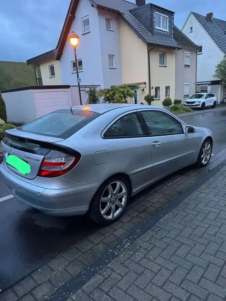 Gebraucht Mercedes C180 143 PS (105 kW) 2004 Coupé