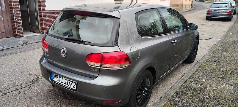 Gebraucht VW Golf VI 105 PS (77 kW) 2011 Grau Kleinwagen