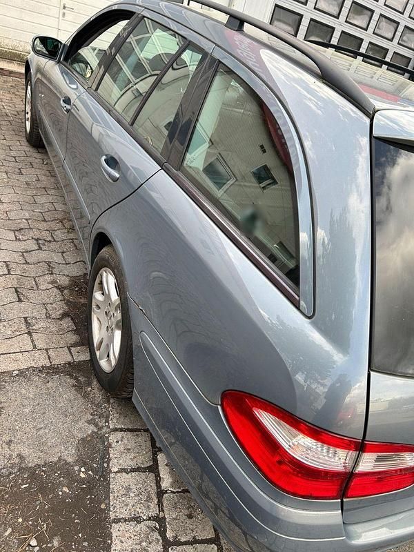 Gebraucht Mercedes E280 177 PS (130 kW) 2004 Grau Kombi