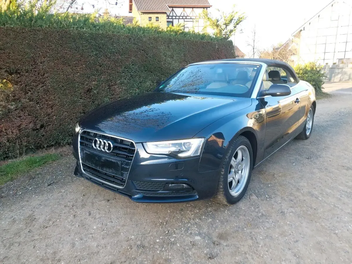 Gebraucht Audi A5 Cabriolet 170 PS (125 kW) 2014 Blau Cabrio