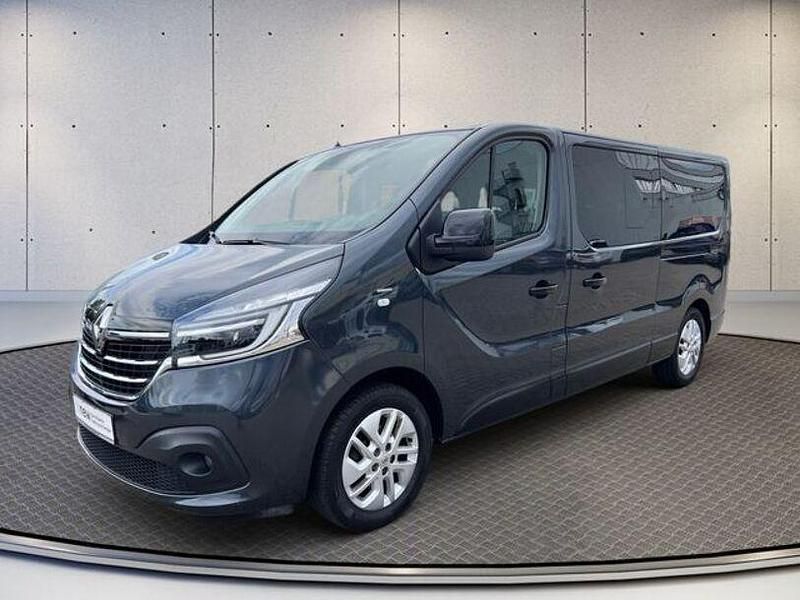 Grau Gebraucht 2021 Renault Trafic Van | 34.970 € (Etwas zu teuer) - Bild 1/4