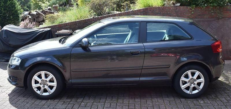 Gebraucht Audi A3 Ambiente 125 PS (91 kW) 2010 Grau Kleinwagen