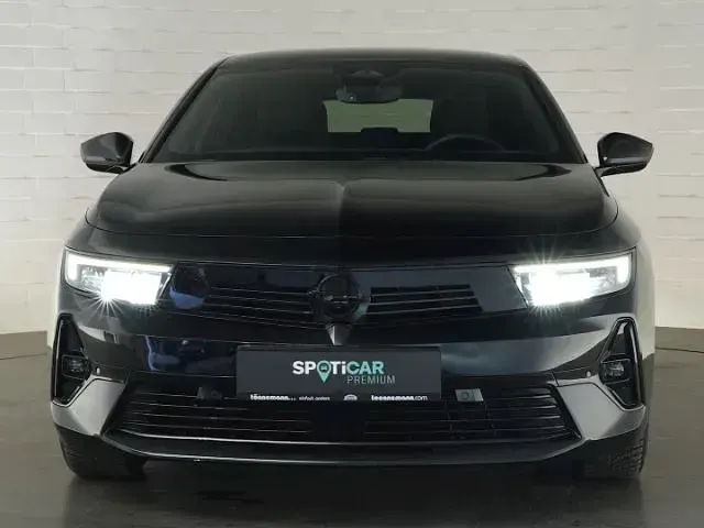 Gebraucht Opel Astra 131 PS (96 kW) 2024 Karbon schwarz Kleinwagen