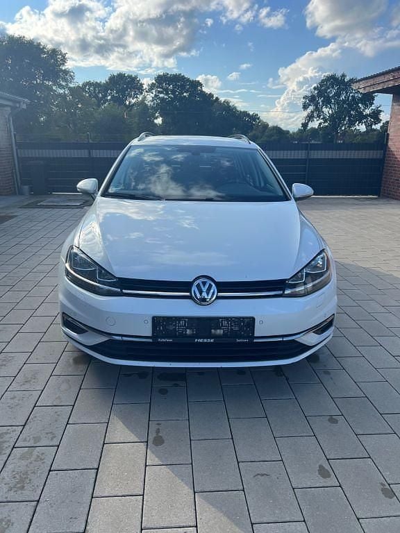 Weiß Gebraucht 2016 VW Golf VII Comfortline Kombi | 10.999 € (Fairer Preis) - Bild 1/4
