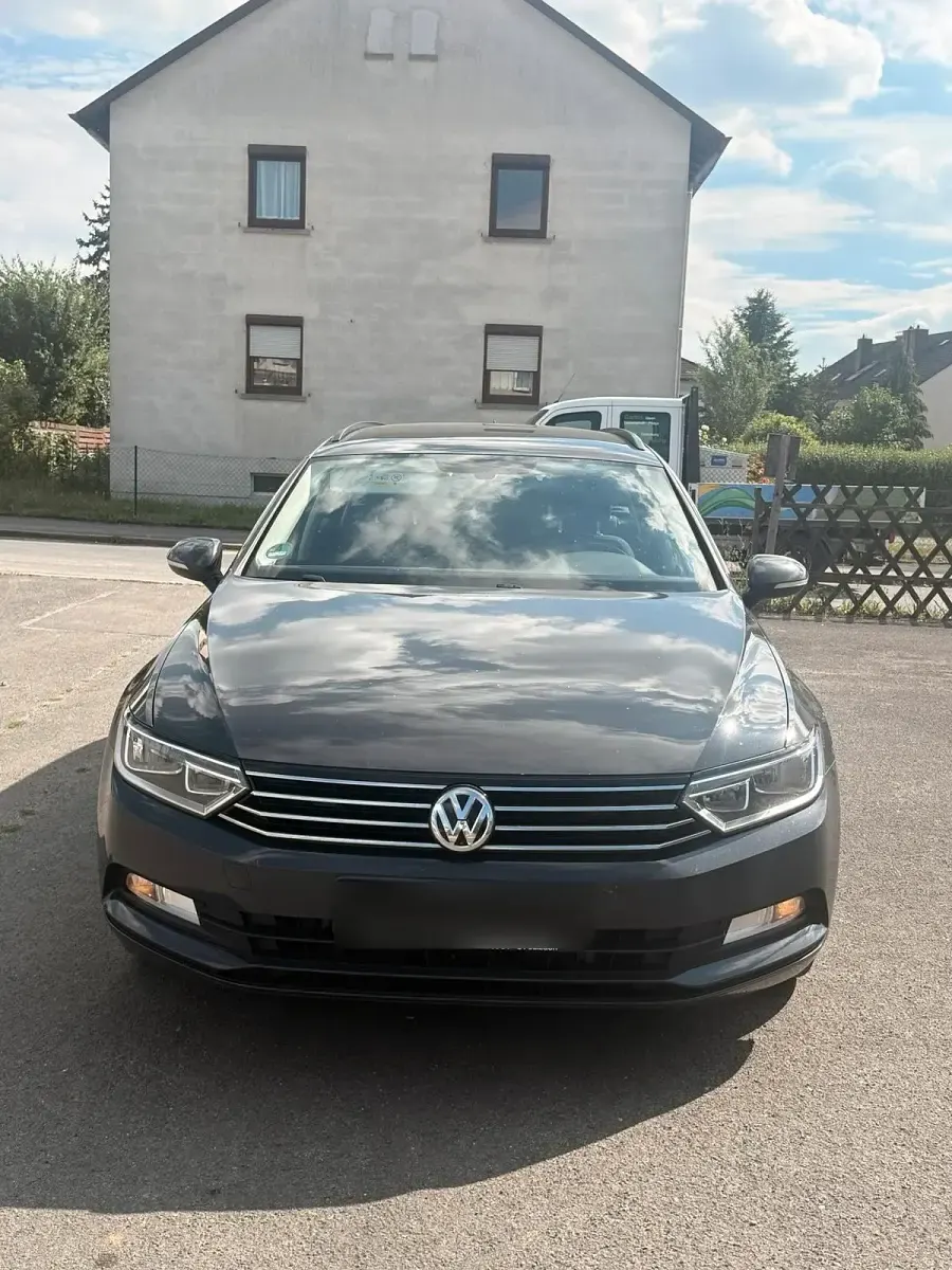 Gebraucht VW Passat 150 PS (110 kW) 2019 Grau Kombi