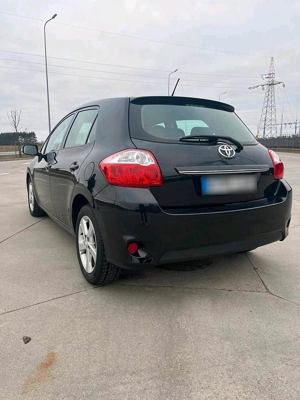Gebraucht Toyota Auris Edition 99 PS (72 kW) 2012 Schwarz Kleinwagen