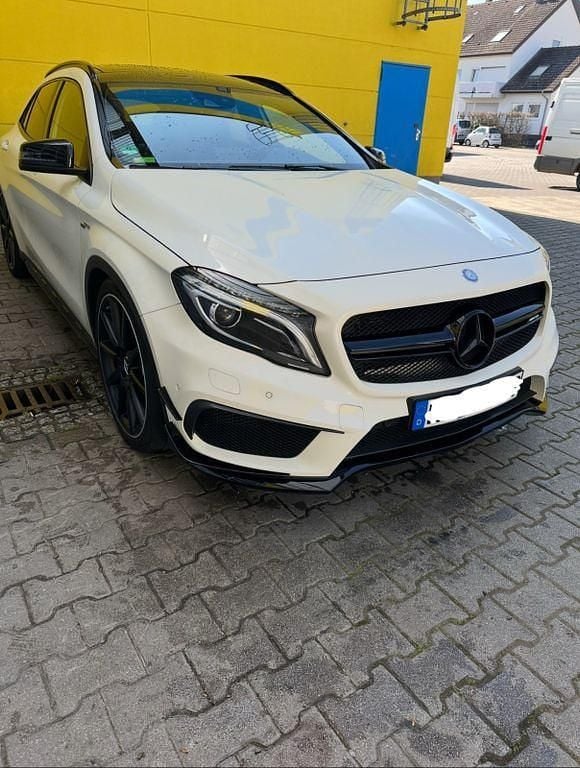 Weiß Gebraucht 2017 Mercedes GLA45 AMG AMG SUV | 32.000 € (Superpreis) - Bild 1/4