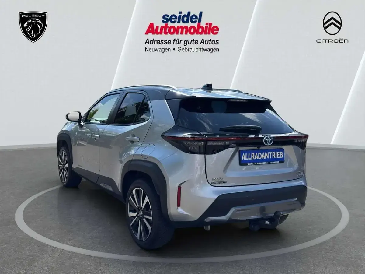 Gebraucht Toyota Yaris Cross Edition 92 PS (67 kW) 2022 Silber SUV