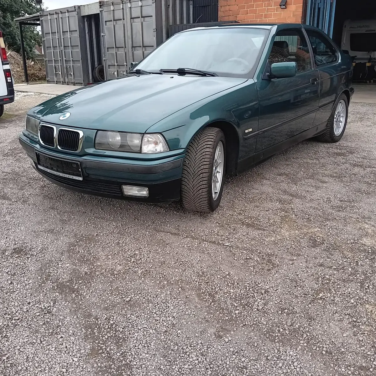 Gebraucht BMW 316 102 PS (75 kW) 1998 Grün