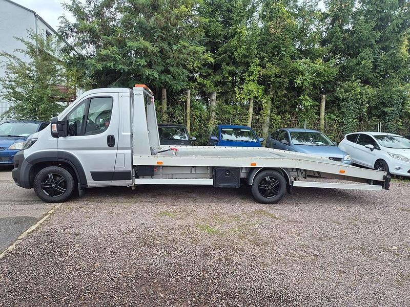 Silber Gebraucht 2020 Peugeot Boxer Van | 27.999 € - Bild 1/4