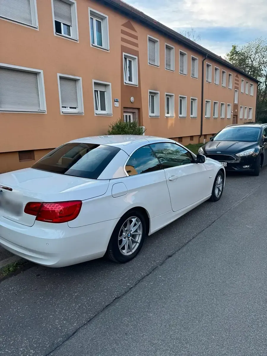 Gebraucht BMW 318 Cabriolet 143 PS (105 kW) 2012 Weiß Cabrio