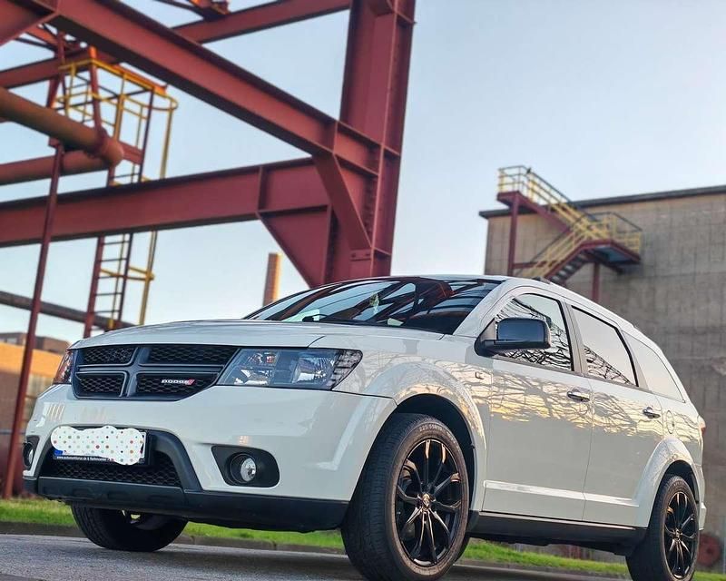 Gebraucht 2012 Fiat Freemont Lounge SUV | 11.499 € - Bild 1/4