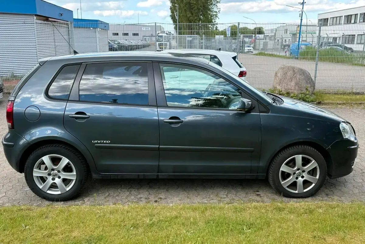 Second-hand VW Polo 69 CP (50 kW) 2008 Gri Hatchback
