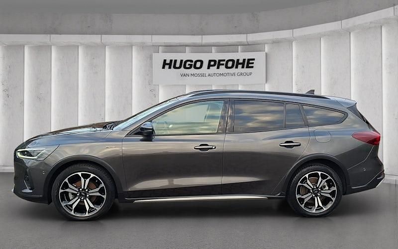 Gebraucht Ford Focus Active X 155 PS (114 kW) 2022 Grau Kombi