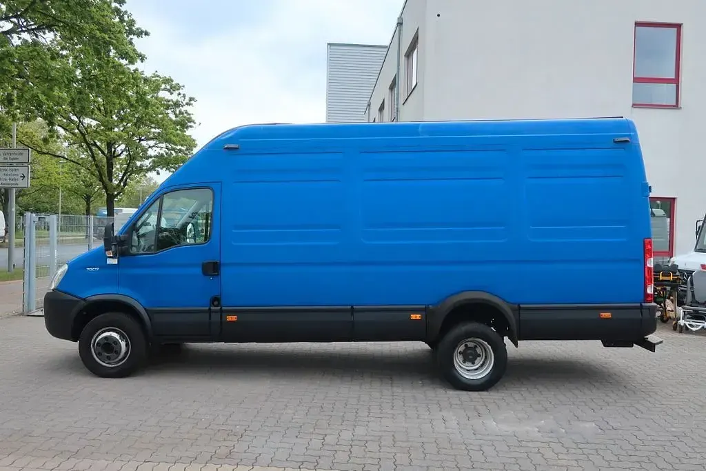 Gebraucht Iveco Daily 170 PS (125 kW) 2010 Blau