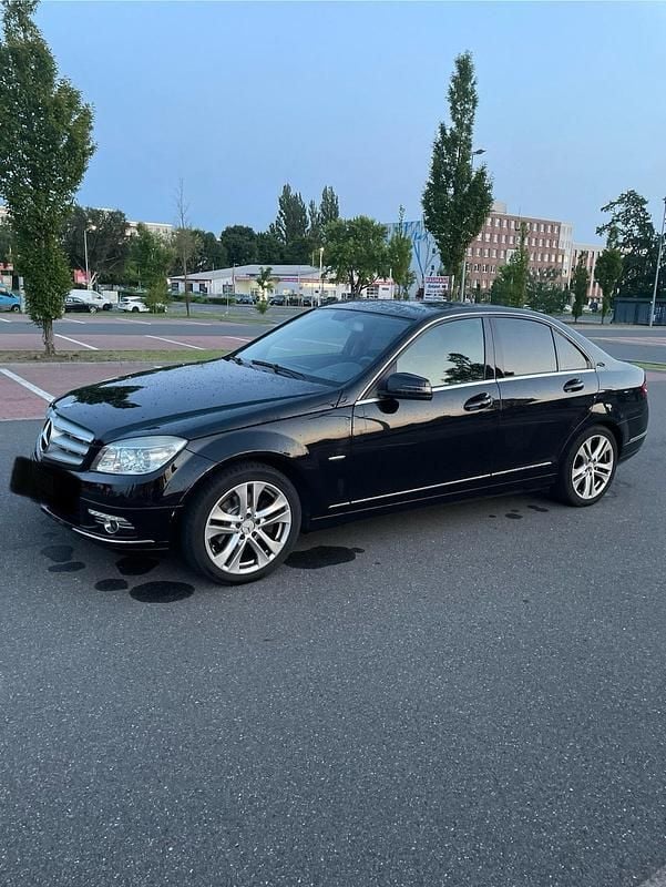 Schwarz Gebraucht 2009 Mercedes C200 Limousine | 6.000 € (Guter Preis) - Bild 1/4