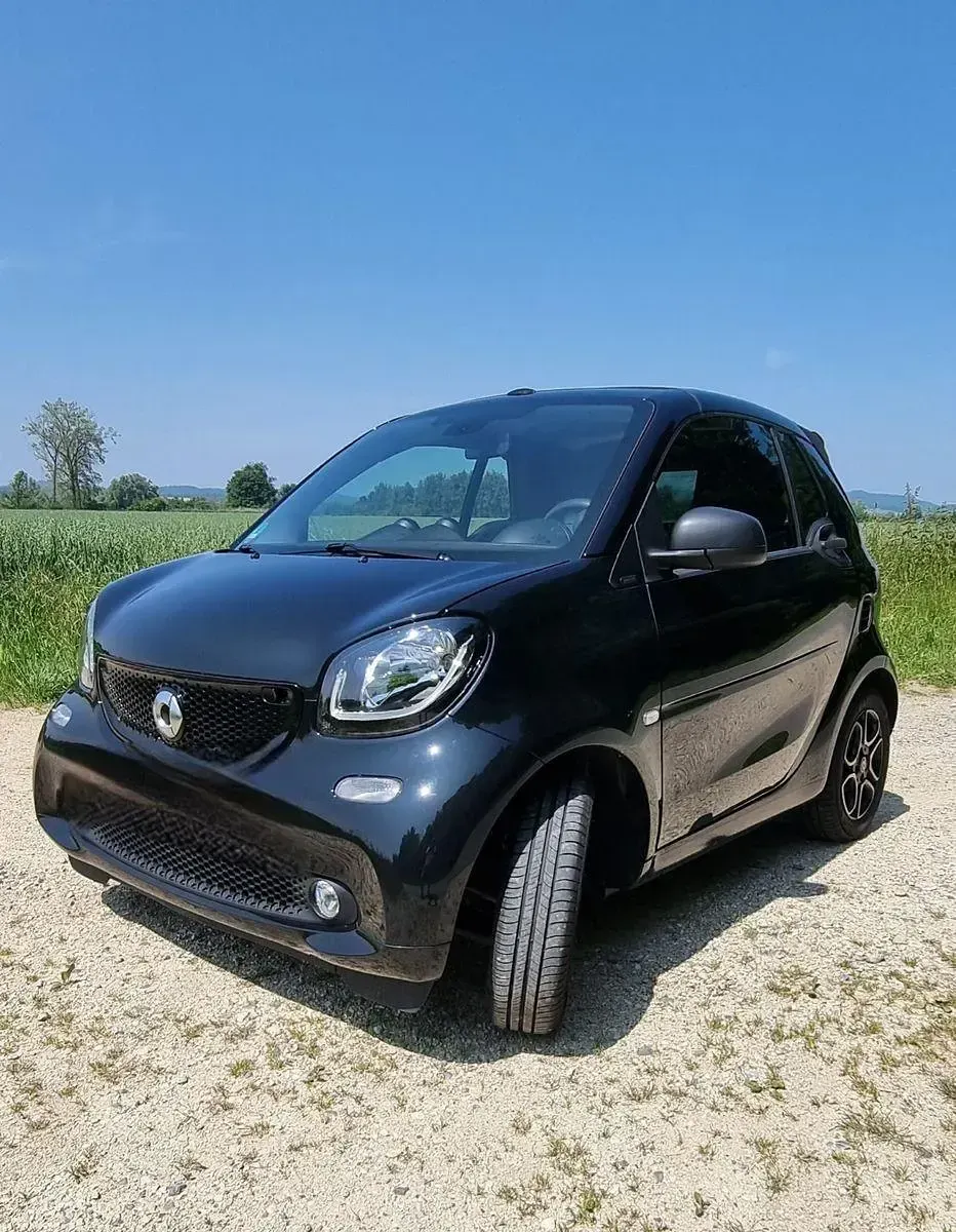 Używany Smart ForTwo Cabrio Passion 71 KM (52 kW) 2019 Czarny Kabriolet