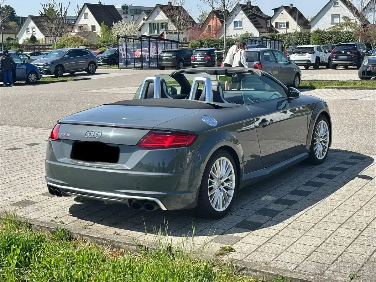 Gebraucht Audi TT Roadster Ambiente 310 PS (228 kW) 2015 Grau Cabrio
