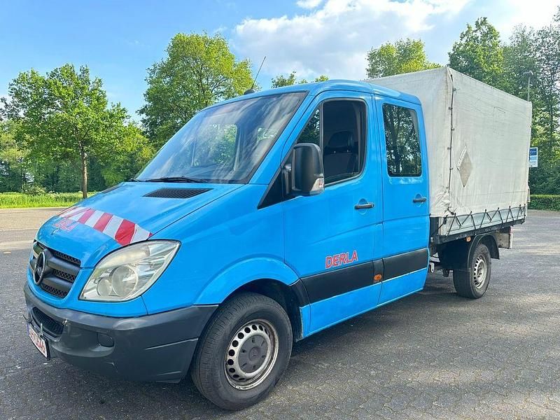 Gebraucht Mercedes Sprinter 163 PS (119 kW) 2011 Blau Van