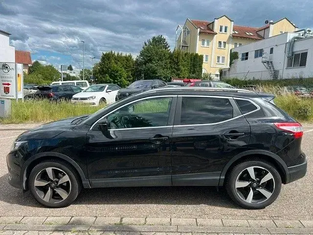 Gebraucht Nissan Qashqai 360º 116 PS (85 kW) 2015 Schwarz SUV
