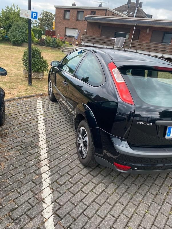 Gebraucht Ford Focus 108 PS (79 kW) 2006 Schwarz Coupé