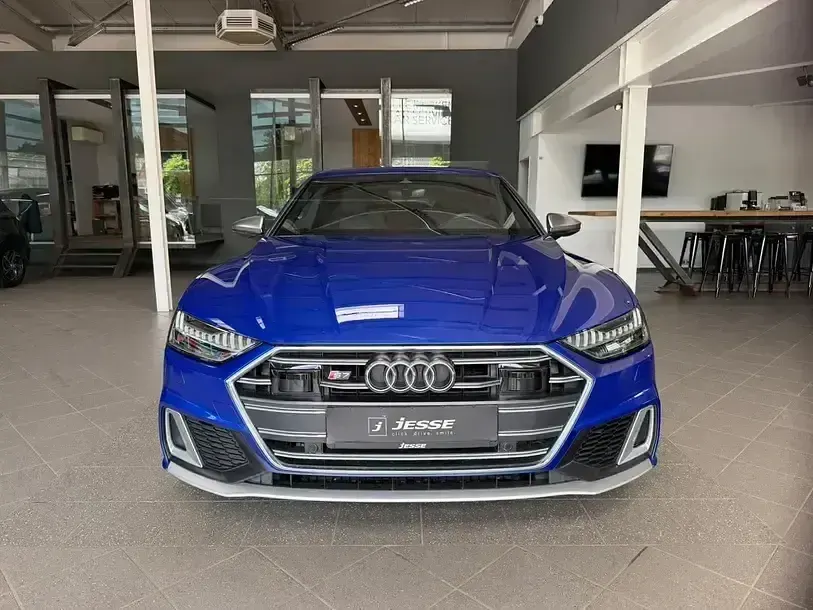 Gebraucht Audi S7 Sportback Ambiente 344 PS (253 kW) 2022 Ultrablau metallic (metallic) Kleinwagen