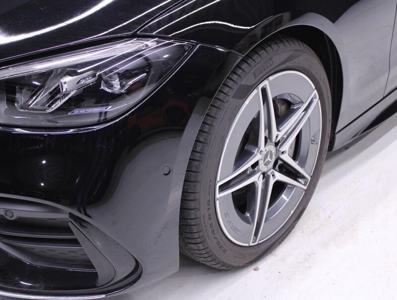 Gebraucht Mercedes C300 AMG 265 PS (194 kW) 2024 Unilack schwarz Kombi