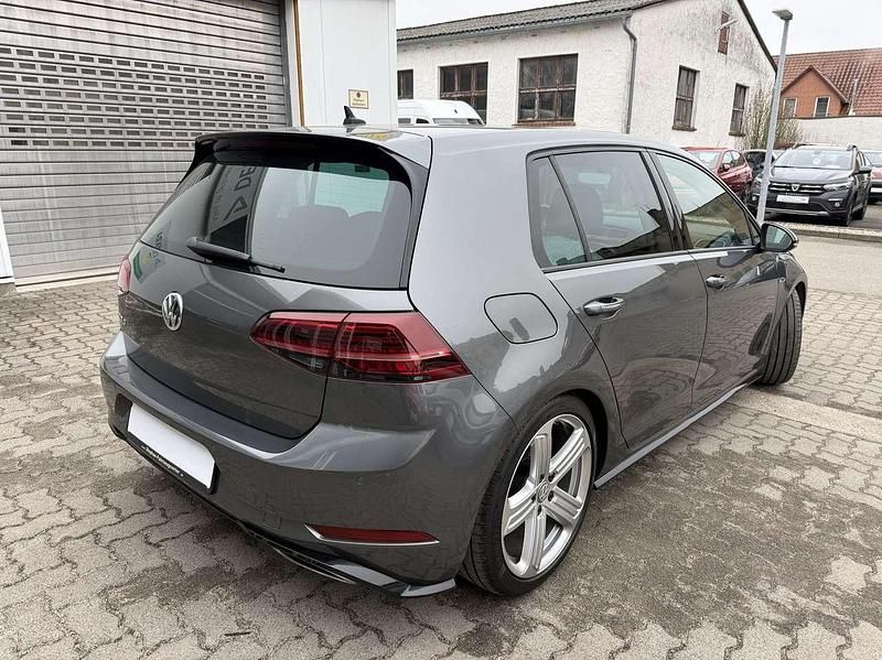 Gebraucht VW Golf VII Highline 150 PS (110 kW) 2018 Indiumgrau metallic Limousine