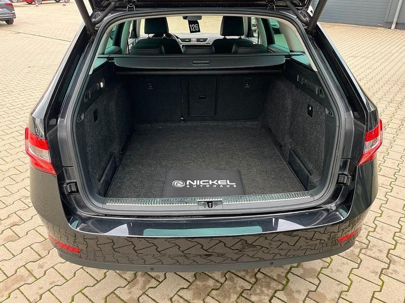 Gebraucht Skoda Superb Ambition 190 PS (139 kW) 2020 Schwarz Kombi