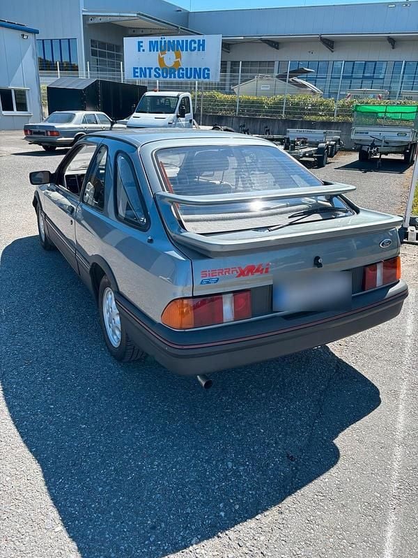 Second-hand Ford Sierra 150 CP (110 kW) 1984 Gri Coupe