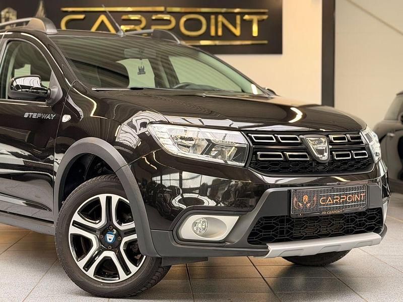 Gebraucht Dacia Sandero Celebration 90 PS (66 kW) 2020 Schwarz Limousine