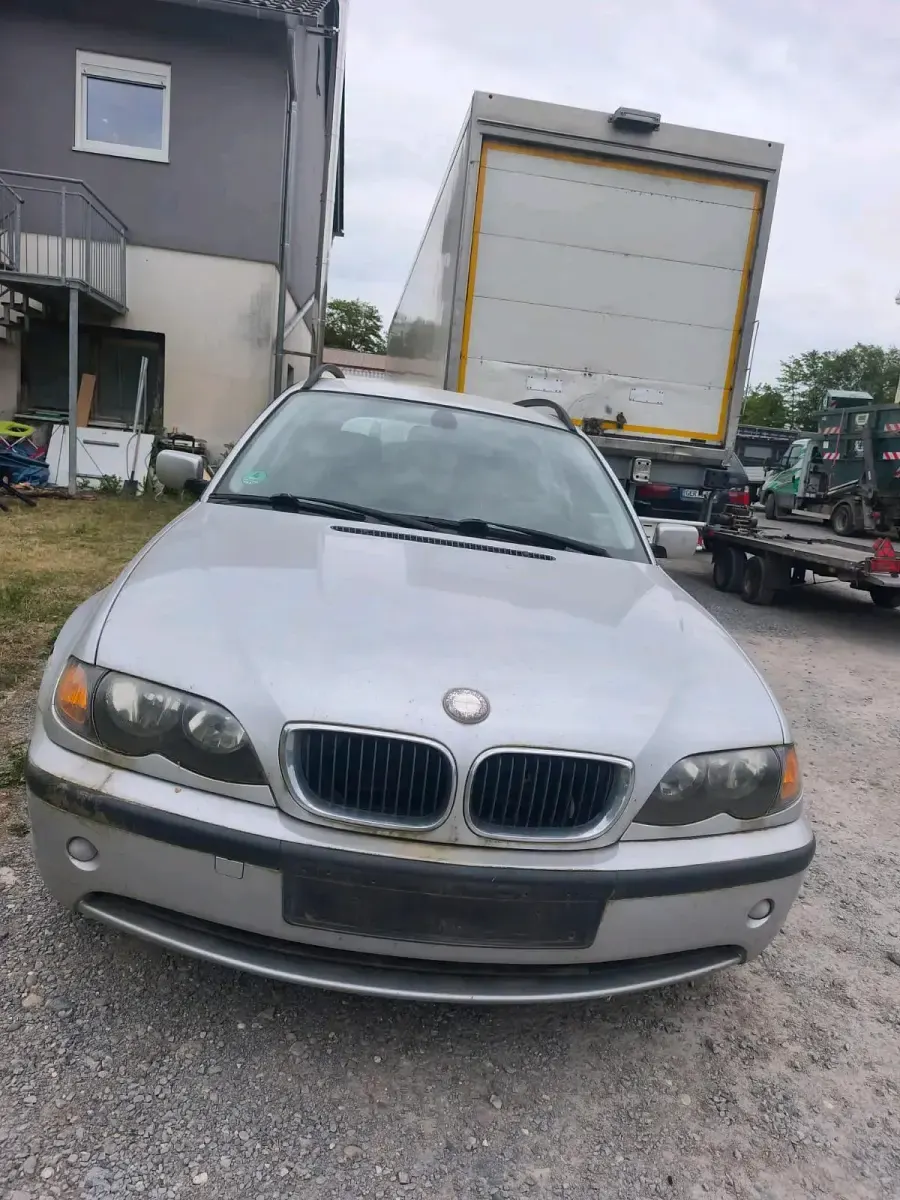 Gebraucht BMW 320 150 PS (110 kW) 2003 Silber Kombi