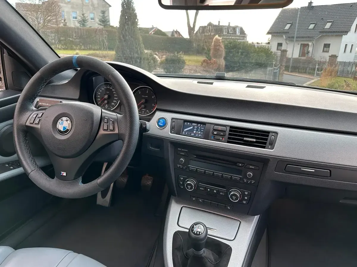 Gebraucht BMW 325 Performance 197 PS (144 kW) 2009 Grau Coupé