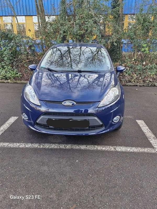 Gebraucht Ford Fiesta Trend 60 PS (44 kW) 2011 Blau Kleinwagen