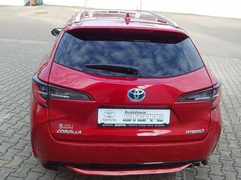 Gebraucht Toyota Corolla Team 152 PS (111 kW) 2022 Rot micametallic Kombi