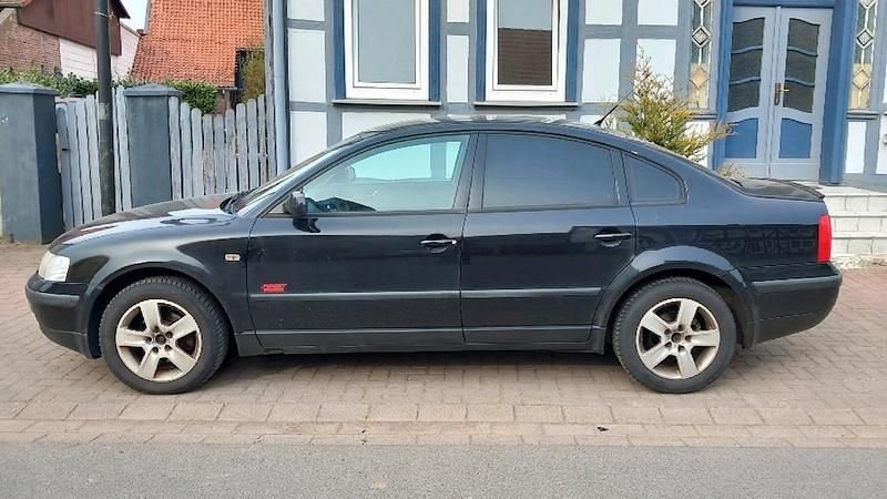 Gebraucht VW Passat 125 PS (91 kW) 1999 Schwarz Limousine