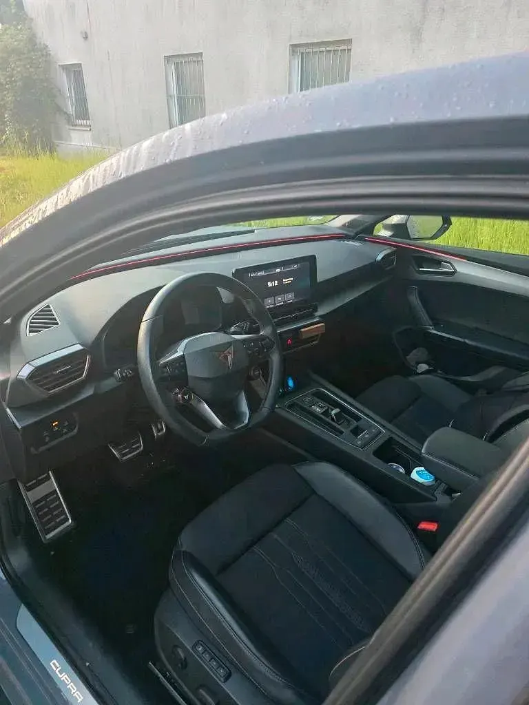 Używany Cupra Leon 300 KM (220 kW) 2021 Szary Hatchback