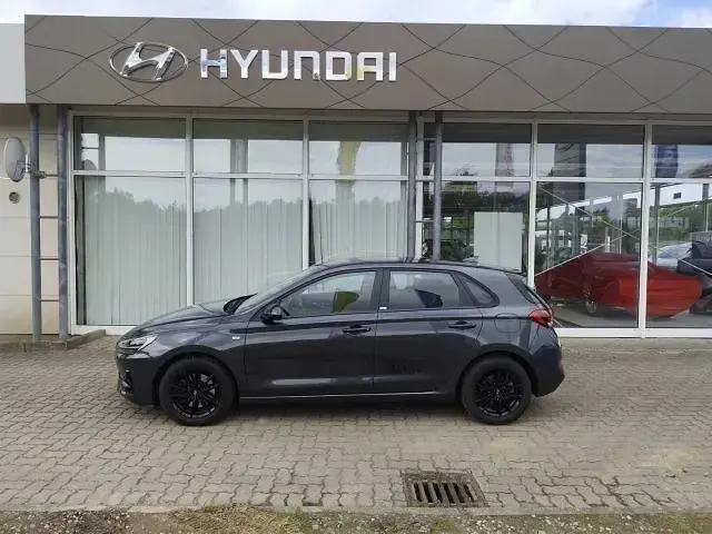 Gebraucht Hyundai i30 Trend 159 PS (116 kW) 2021 Schwarz Limousine