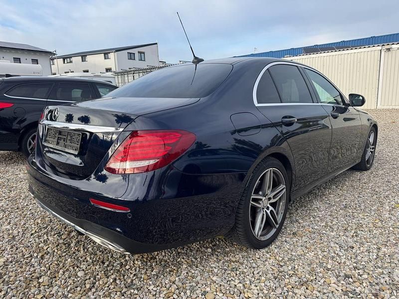 Gebraucht Mercedes E220 AMG line 194 PS (142 kW) 2017 Cavansitblau  metalliclack Limousine