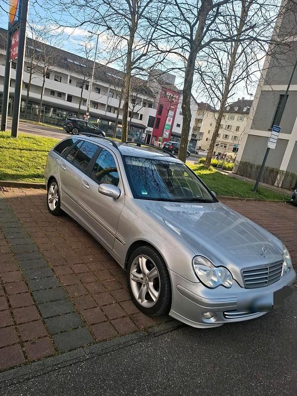 Gebraucht Mercedes C220 150 PS (110 kW) 2004 Grau Kombi
