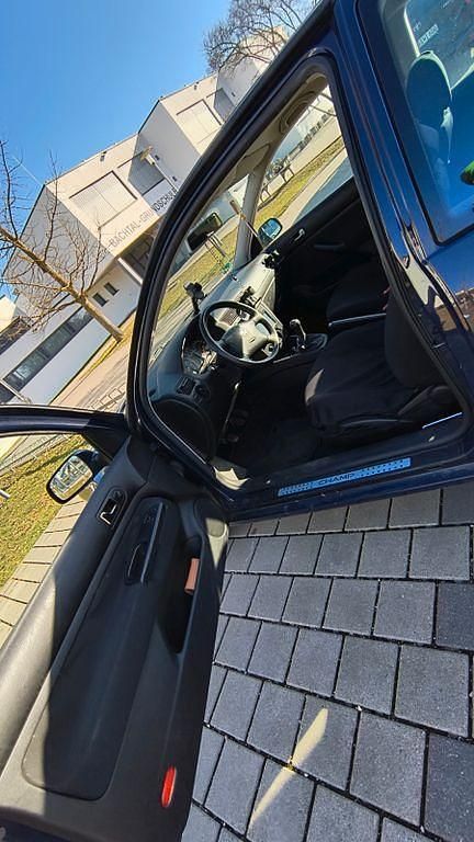 Gebraucht VW Golf IV 75 PS (55 kW) 2003 Blau Limousine